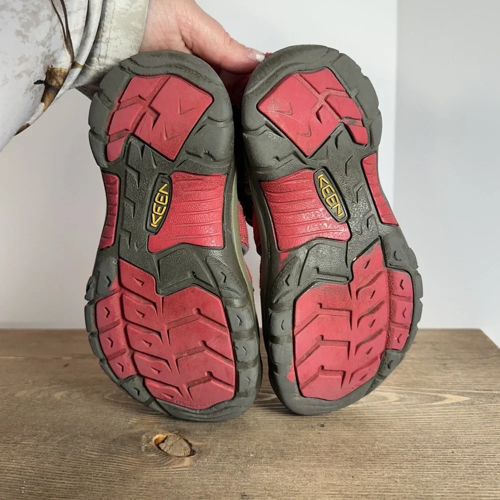 Keen Newport H2 Waterproof Sport Sandals Youth 13 Outdoor Hiking Fisherman Pink
